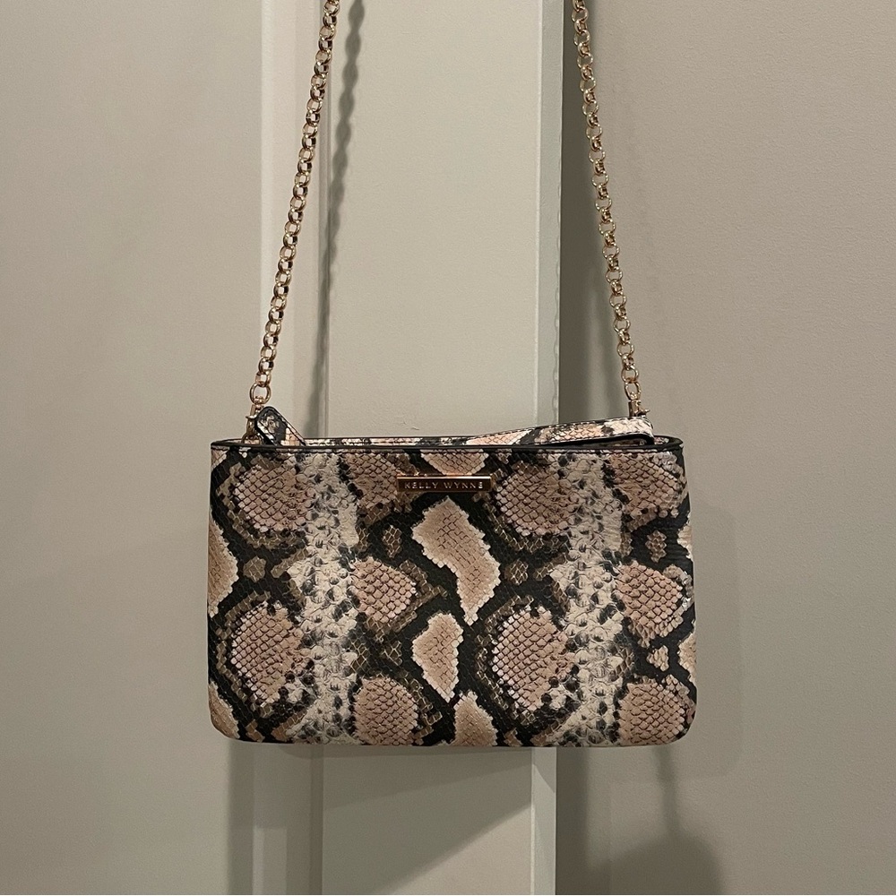 Kelly Wynne Risky Biz 3-1 Wristlet Purse